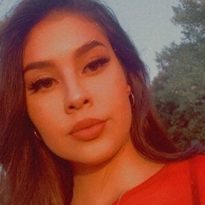 Meet your Posher, Monique